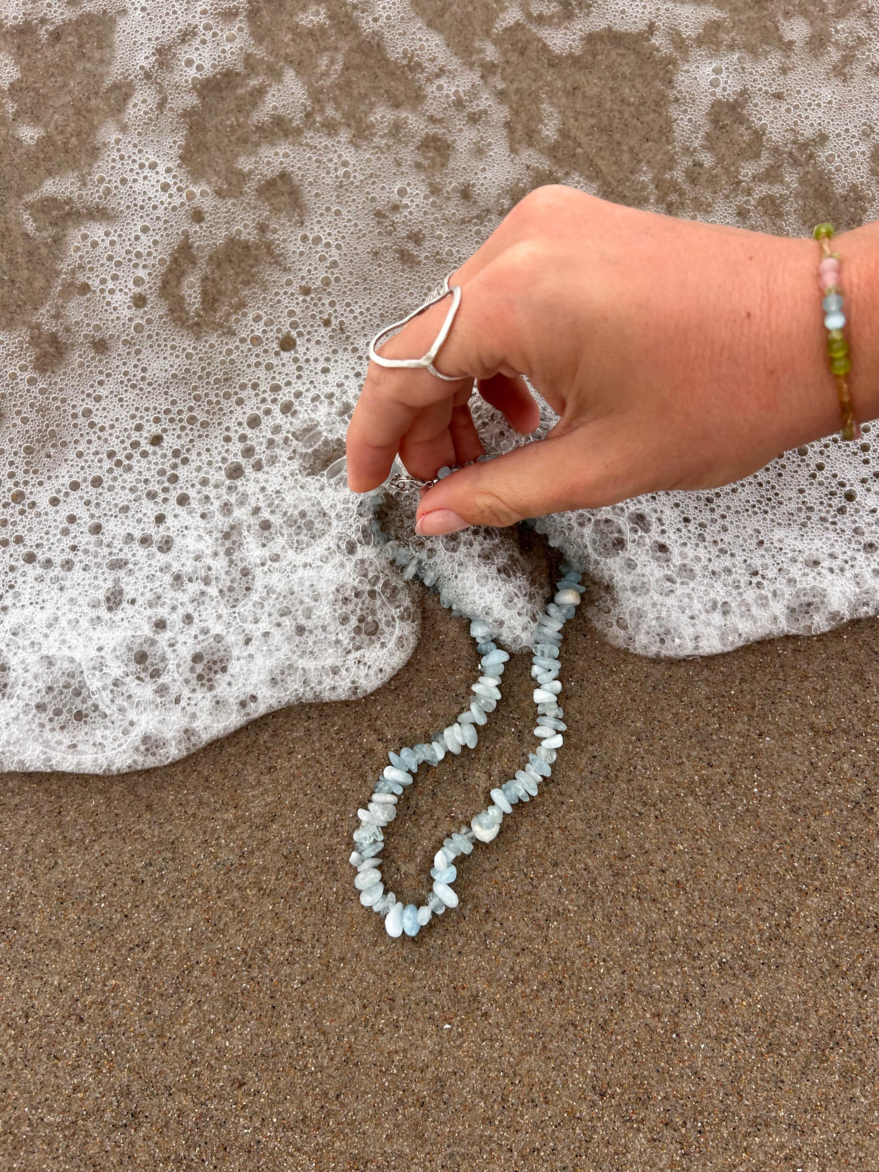 Eine Gruppe feiert einen Junggesellenabschied im Atelier